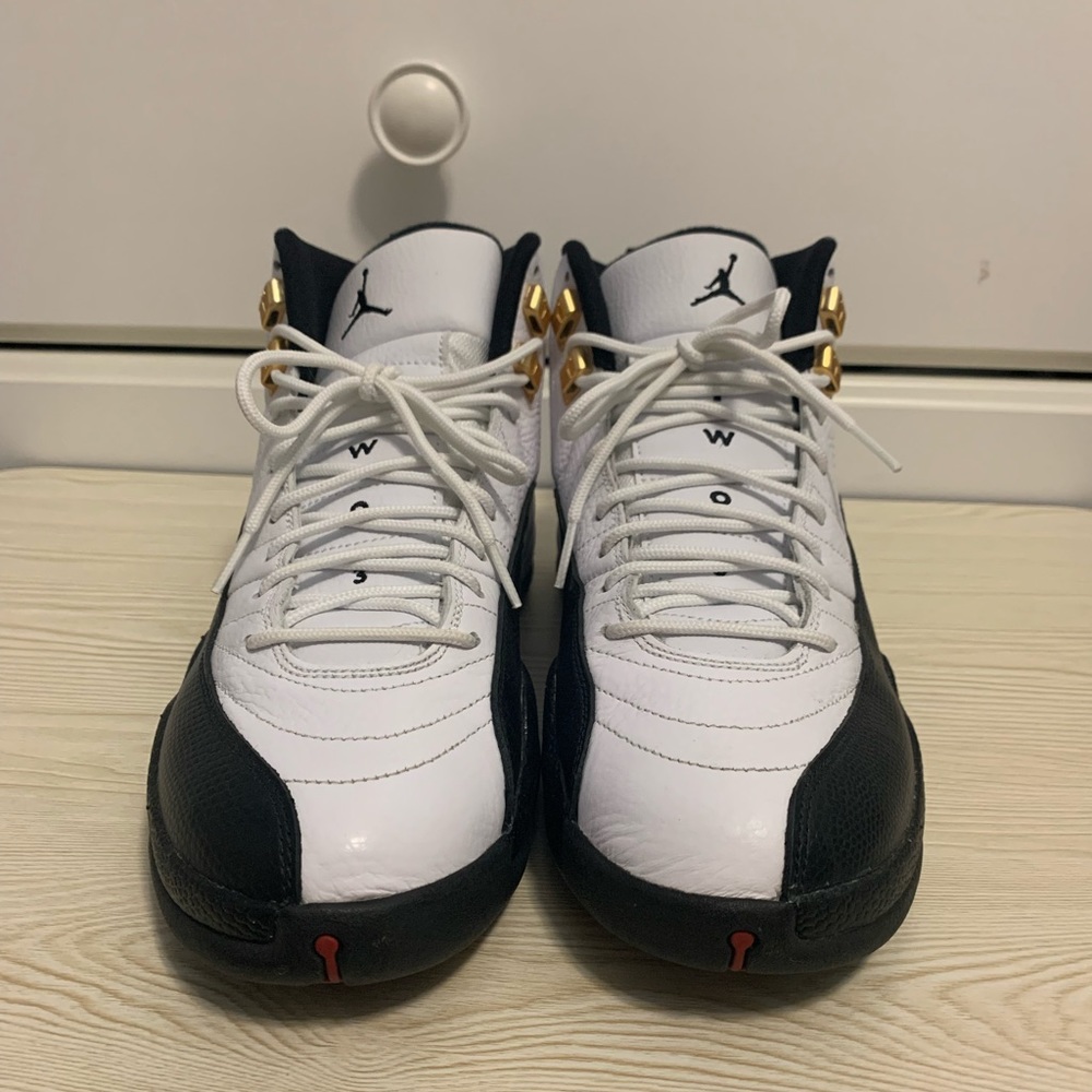 Jordan 12 retro taxi size 8.5